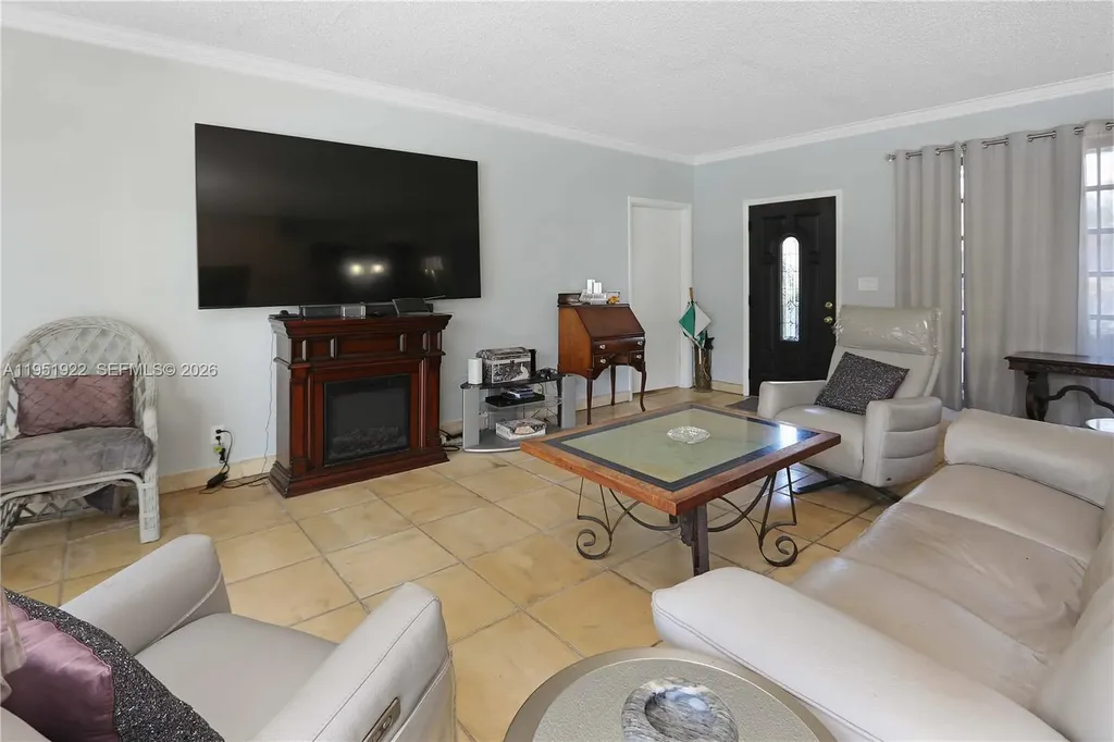 910 N 14th Court Hollywood FL 33020