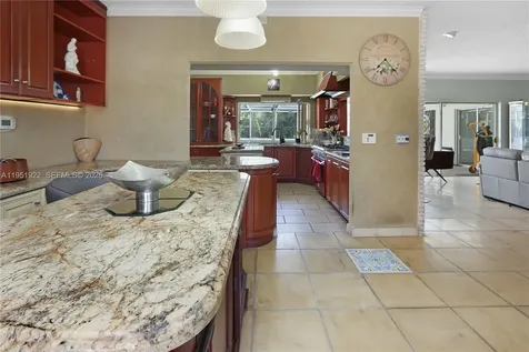 910 N 14th Court Hollywood FL 33020