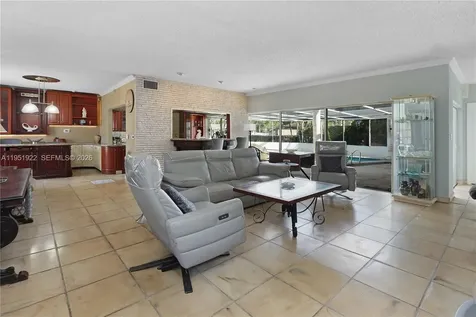 910 N 14th Court Hollywood FL 33020