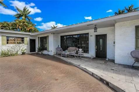 910 N 14th Court Hollywood FL 33020
