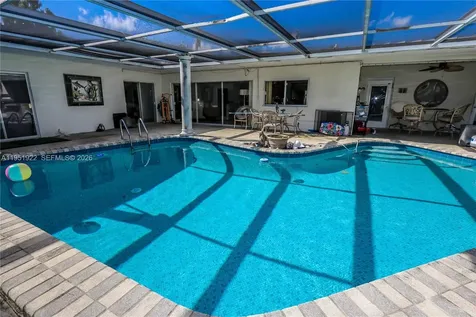910 N 14th Court Hollywood FL 33020