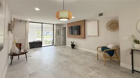 400 SE 10th Street Deerfield Beach FL 33441