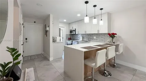400 SE 10th Street Deerfield Beach FL 33441