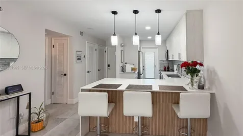 400 SE 10th Street Deerfield Beach FL 33441