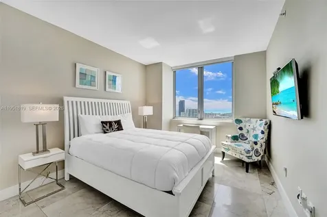 2600 E Hallandale Beach Boulevard Hallandale Beach FL 33009