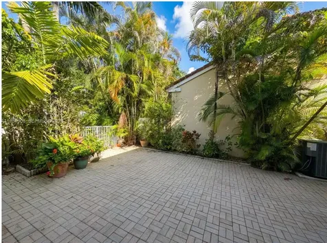 1145 W Lake Street Hollywood FL 33019
