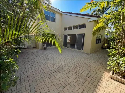 1145 W Lake Street Hollywood FL 33019