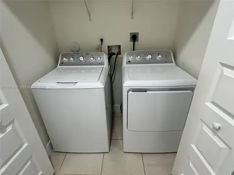 9113 NW 159th Street Miami Lakes FL 33018