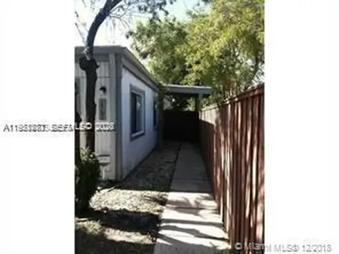 1761 NW 73rd Avenue Plantation FL 33313