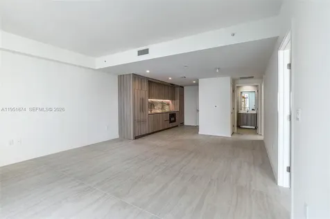 77 SE 5th Street Miami FL 33131