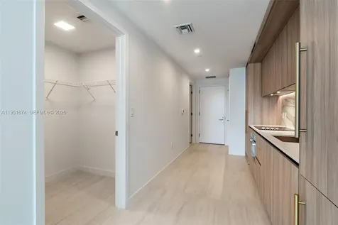 77 SE 5th Street Miami FL 33131