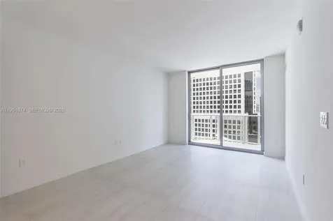 77 SE 5th Street Miami FL 33131