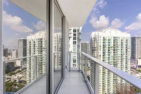 77 SE 5th Street Miami FL 33131