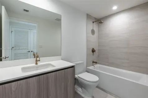 77 SE 5th Street Miami FL 33131