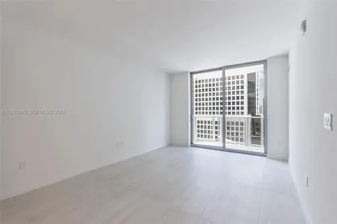 77 SE 5th Street Miami FL 33131