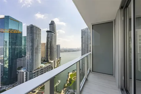 77 SE 5th Street Miami FL 33131