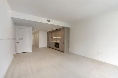 77 SE 5th Street Miami FL 33131
