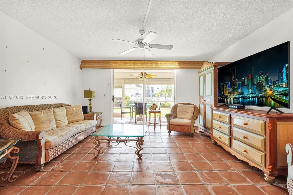 314 SE 10th Street Dania Beach FL 33004