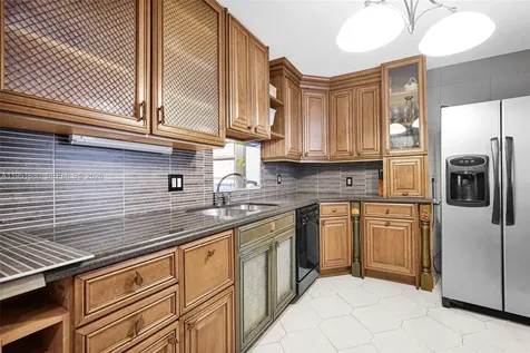 314 SE 10th Street Dania Beach FL 33004
