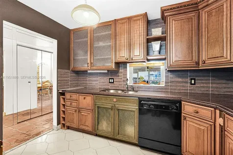 314 SE 10th Street Dania Beach FL 33004