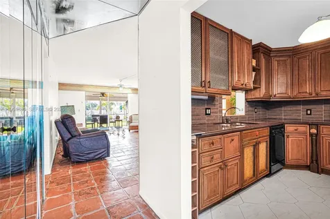 314 SE 10th Street Dania Beach FL 33004