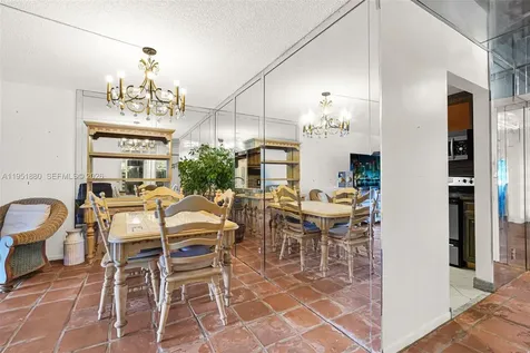 314 SE 10th Street Dania Beach FL 33004