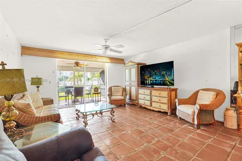314 SE 10th Street Dania Beach FL 33004