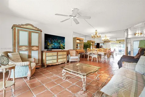 314 SE 10th Street Dania Beach FL 33004