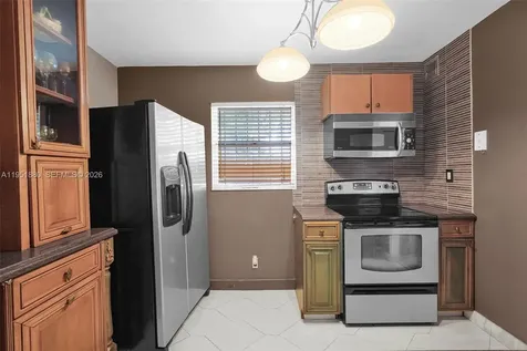 314 SE 10th Street Dania Beach FL 33004