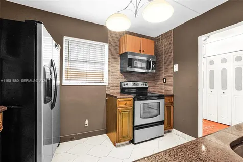 314 SE 10th Street Dania Beach FL 33004