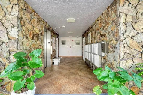 314 SE 10th Street Dania Beach FL 33004