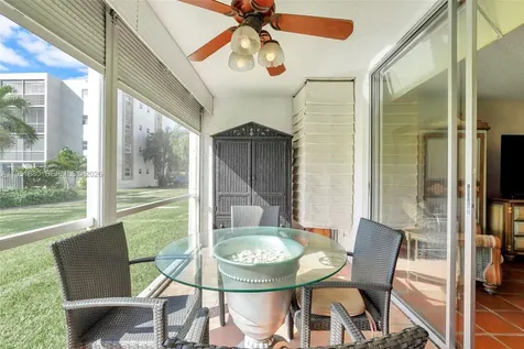 314 SE 10th Street Dania Beach FL 33004
