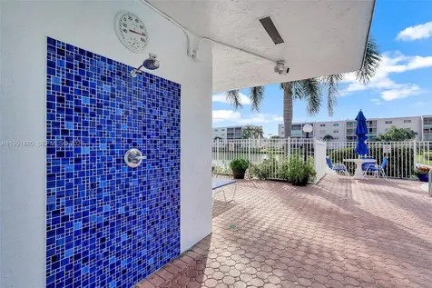 314 SE 10th Street Dania Beach FL 33004