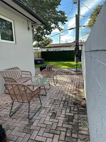 4485 SW 7th Street Miami FL 33134