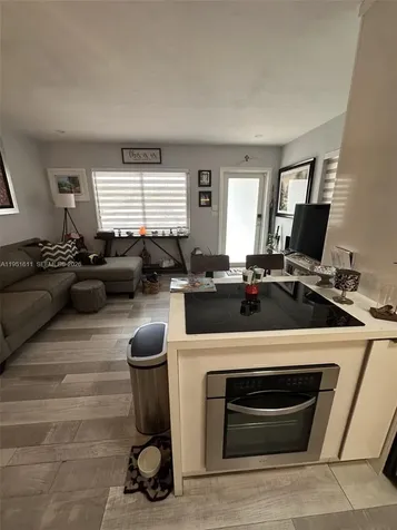 4485 SW 7th Street Miami FL 33134