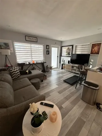 4485 SW 7th Street Miami FL 33134