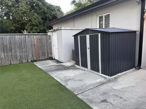 4485 SW 7th Street Miami FL 33134