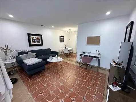 4485 SW 7th Street Miami FL 33134