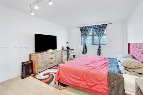 7501 E Treasure Drive North Bay Village FL 33141