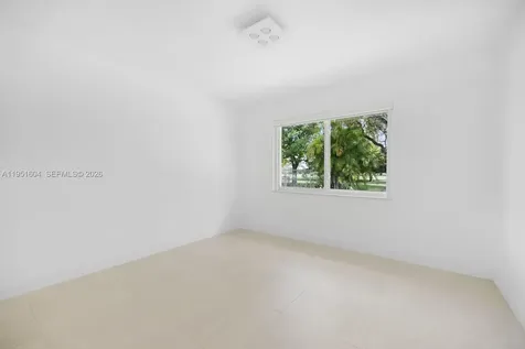 2045 SW 125th Court Miami FL 33175