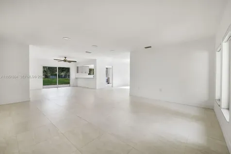 2045 SW 125th Court Miami FL 33175