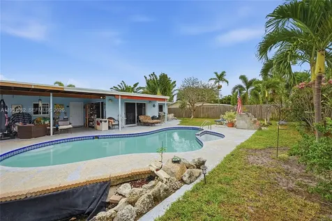 424 SW 7th Avenue Boynton Beach FL 33435