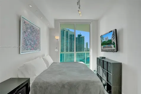 2711 S Ocean Drive Hollywood FL 33019