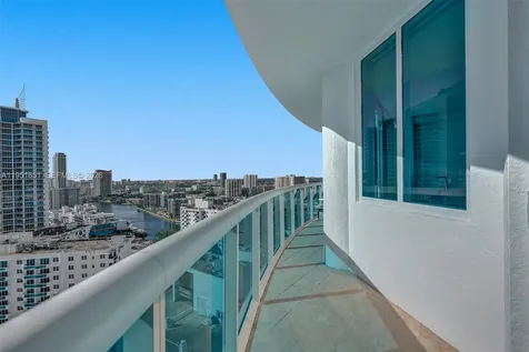 2711 S Ocean Drive Hollywood FL 33019