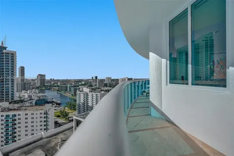 2711 S Ocean Drive Hollywood FL 33019