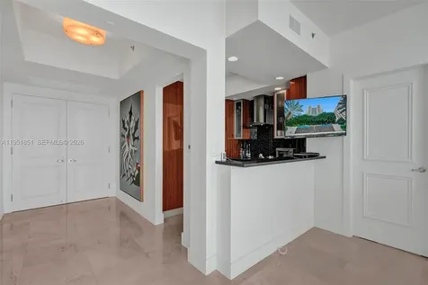 2711 S Ocean Drive Hollywood FL 33019