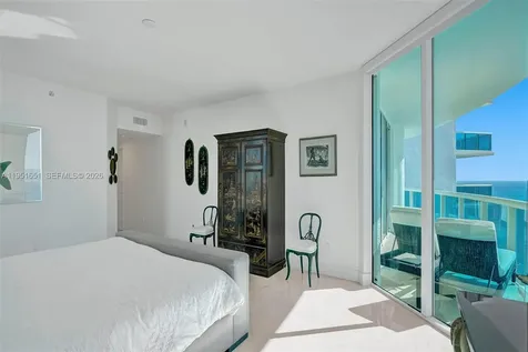 2711 S Ocean Drive Hollywood FL 33019