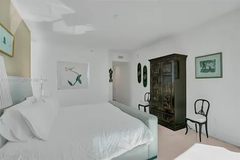 2711 S Ocean Drive Hollywood FL 33019