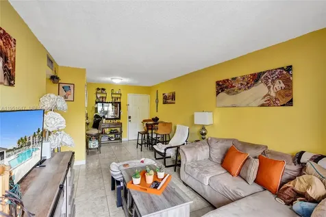 8145 NW 7th Street Miami FL 33126