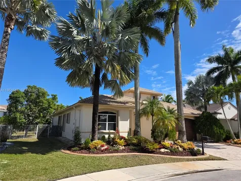 1905 Harbor View Circle Weston FL 33327